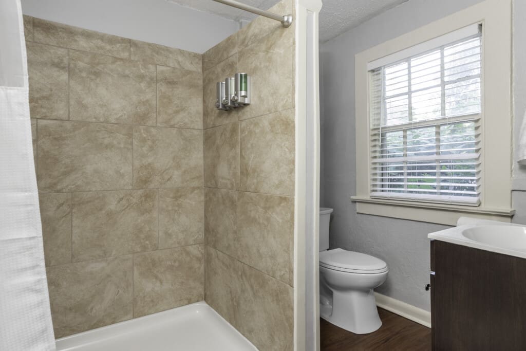 79867452 c7c1 481a b8ef 1b1063a5f0f7.jpg