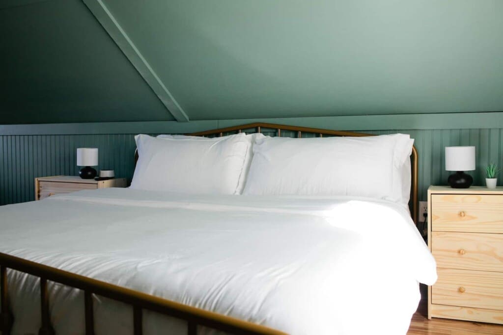 4fb9eca0 e64d 4909 a6fb 7430109b1569